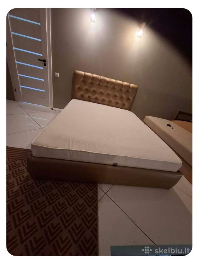 Lova su ciuziniu ir deze