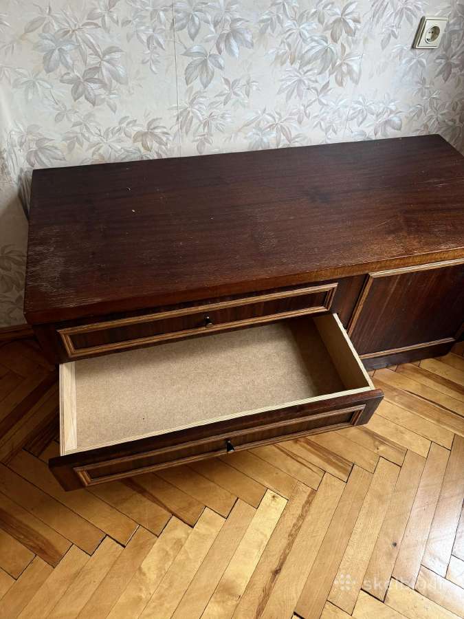 Komoda su stalčiais ir spintele - nuotraukos Nr. 4