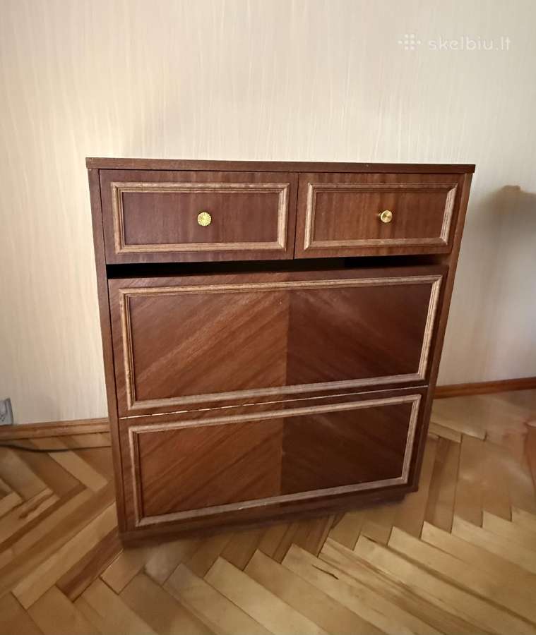 Komoda su atverčiama daiktadėže