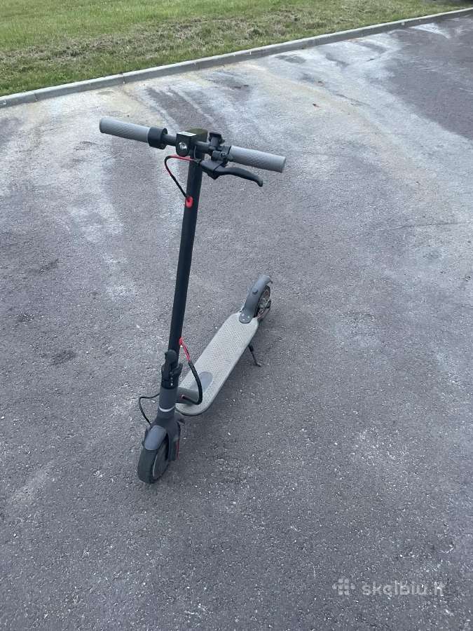 Elektrinis paspirtukas dalims arba remontui