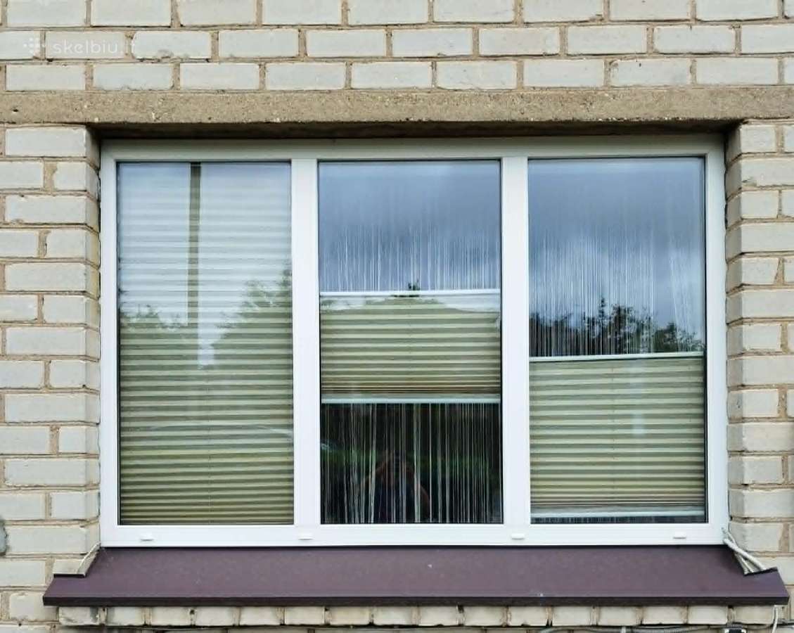 Plastikiniai langai su plisuotom žaliuzėm