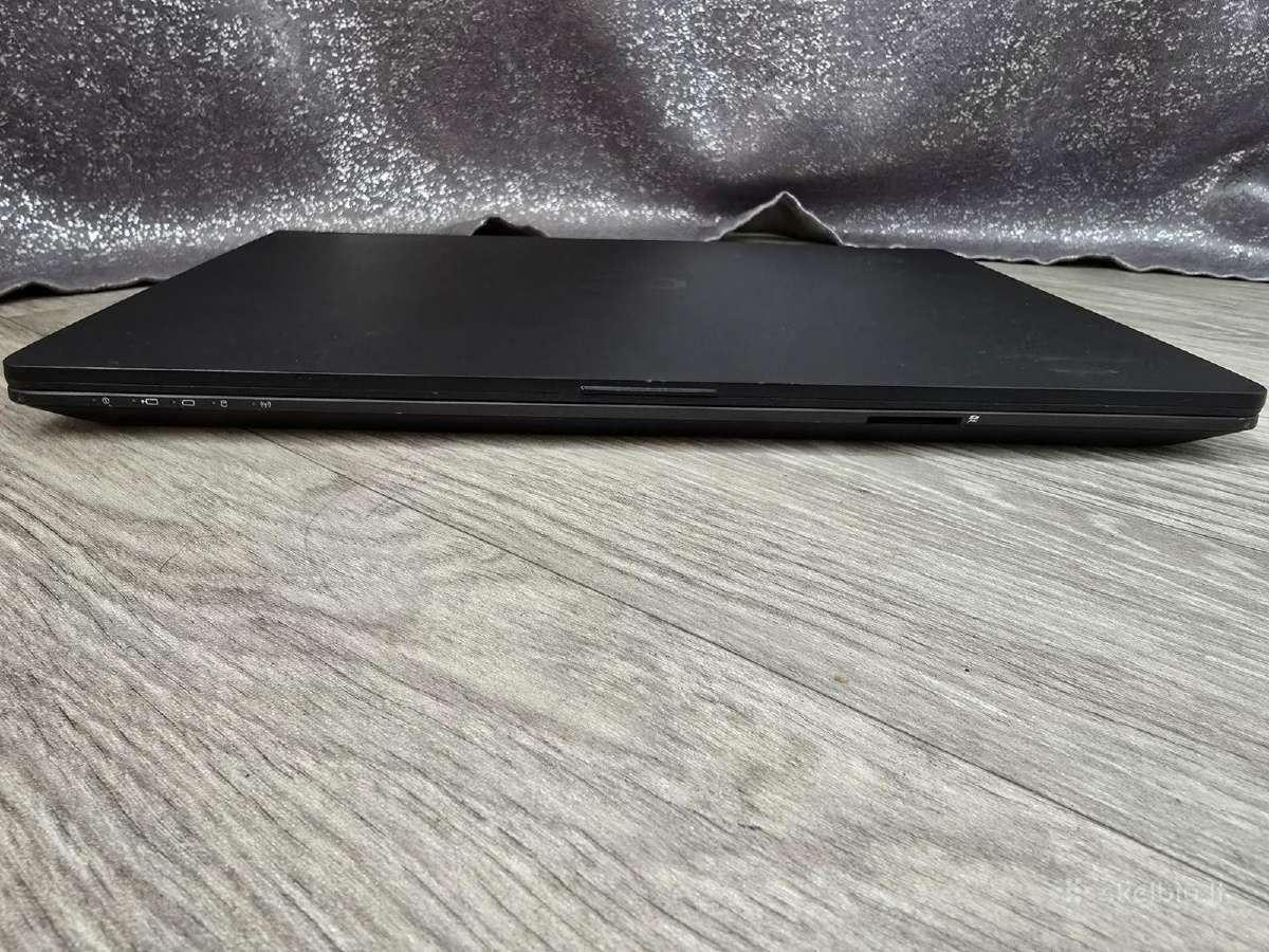 Lengvas ir greitas ultrabookas fujitsu U7410 - nuotraukos Nr. 3