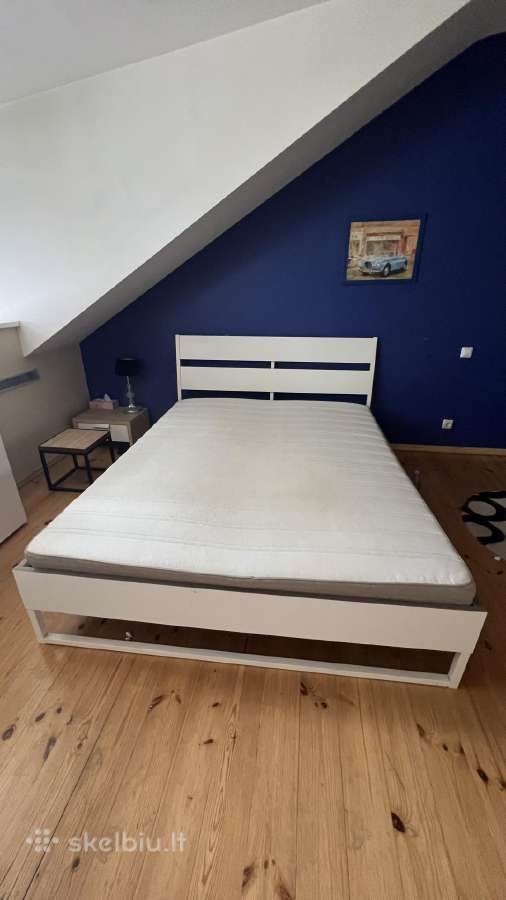 Lova su ciuziniu