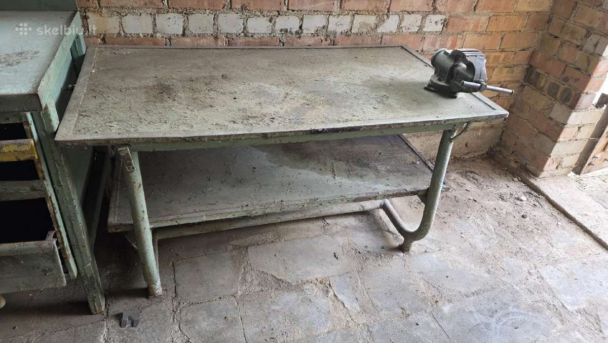 Metaliniai tarybiniai darbastaliai, spinta. - nuotraukos Nr. 5