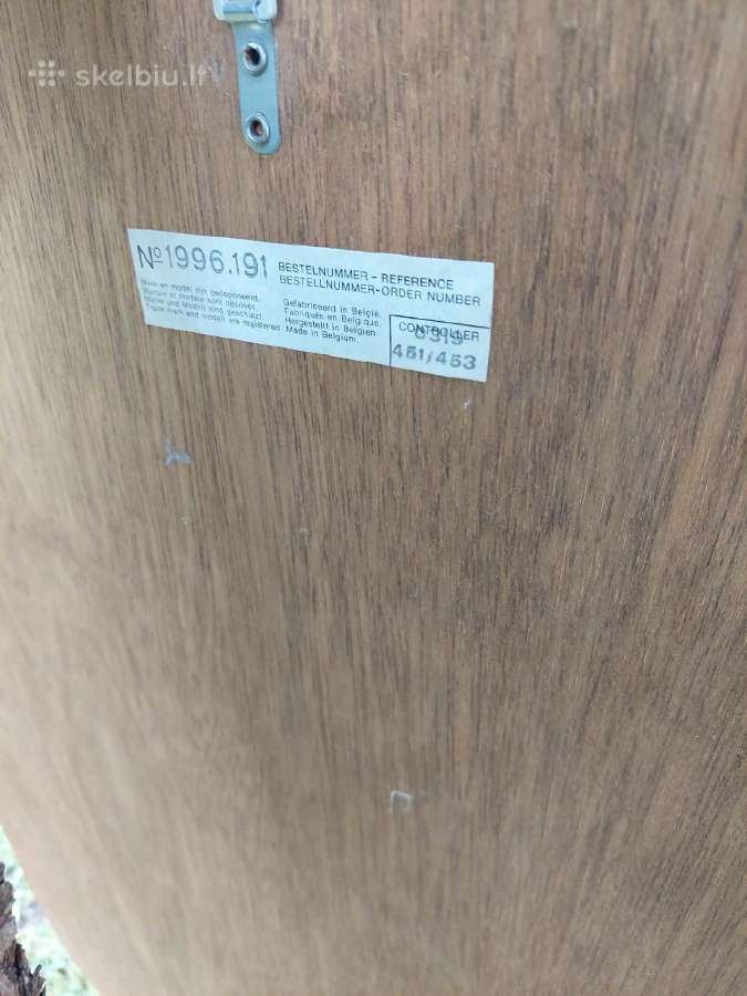 Veidrodis ir naktinis staliukas - nuotraukos Nr. 2