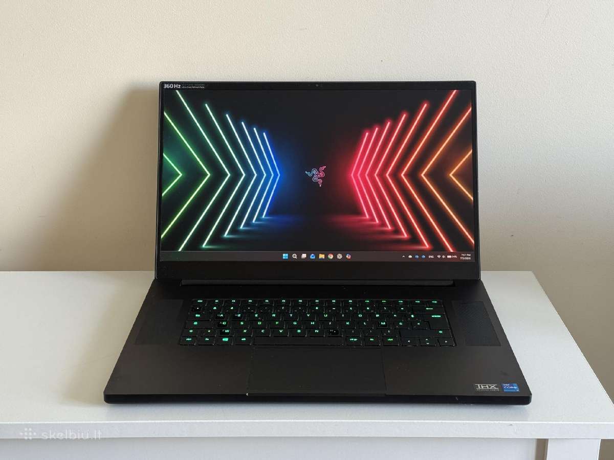 Razer Blade 17 Mid (2021)