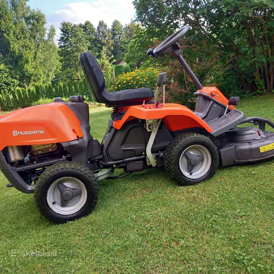 Traktorukas žolepjovė Husqvarna