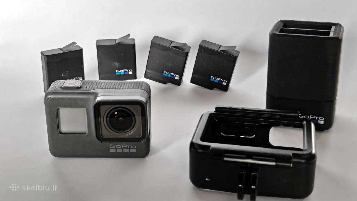 Gopro 2018 su deklu, 4 baterijomis ir pakrovėju