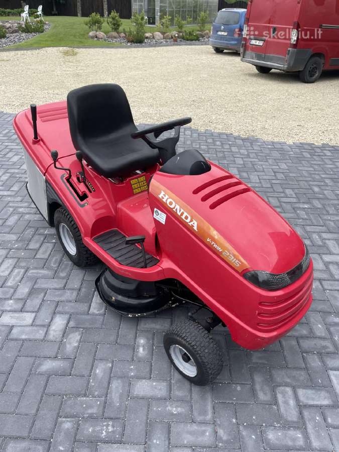Sodo traktoriukas Honda 2315 V-twin - nuotraukos Nr. 2