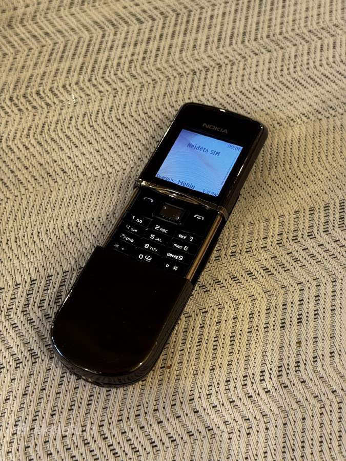 Veikiantis Nokia 8800 Sirocco