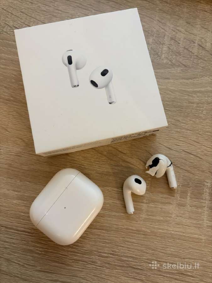 Apple Airpods 3rd gen with Lightning Charging case