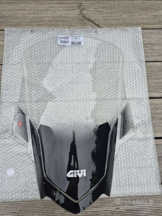 Yamaha Tenere 700 aukštas stiklas Givi D2145st