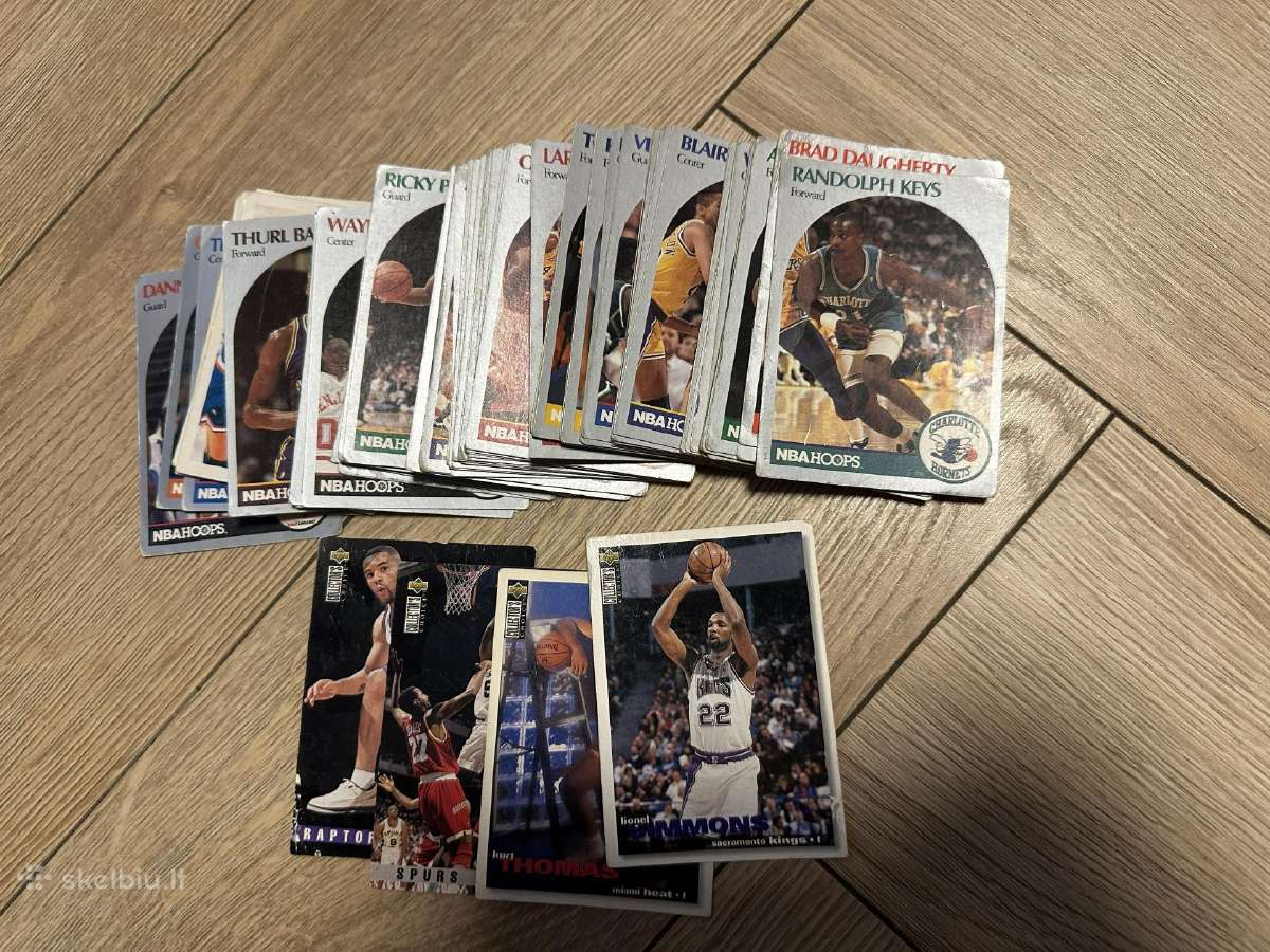 Nba Hoops kortelių rinkinis.