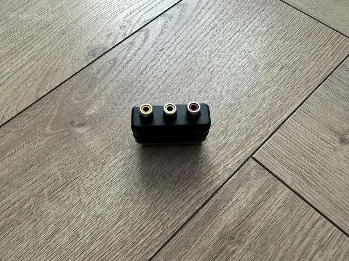 Rca to Scart adapteris.