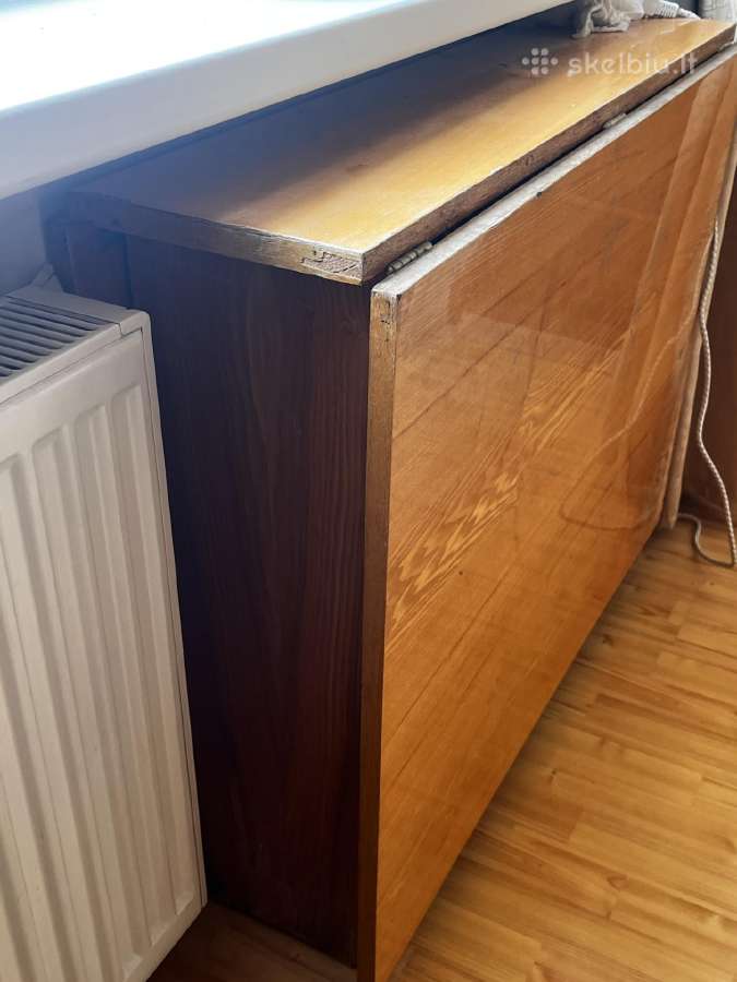 Stalas - knyga