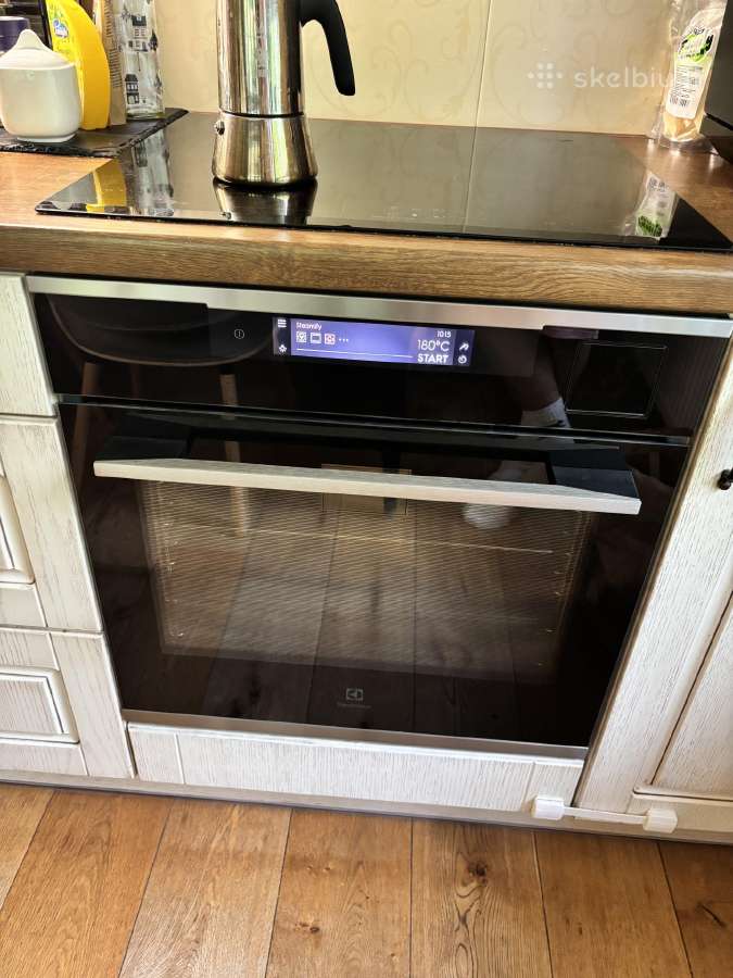 Electrolux orkaitė su garais koaas31cx