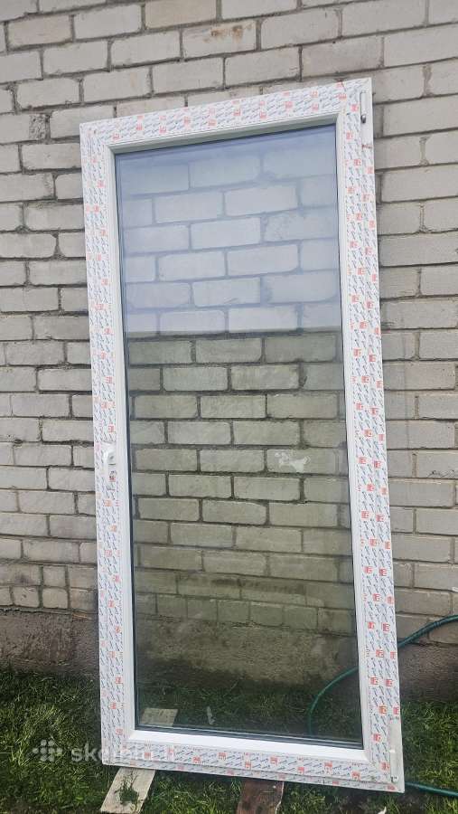 Plastikinės durys