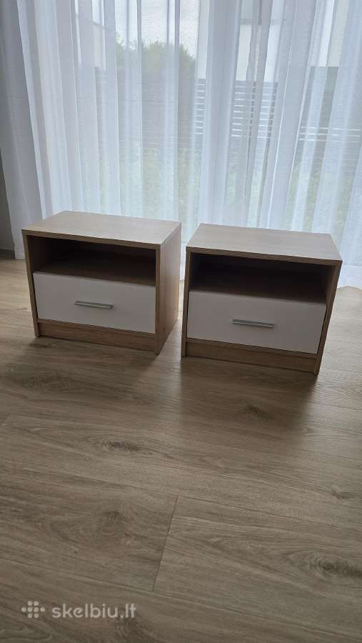 Spintelės prie lovos 2 vnt, surinktos