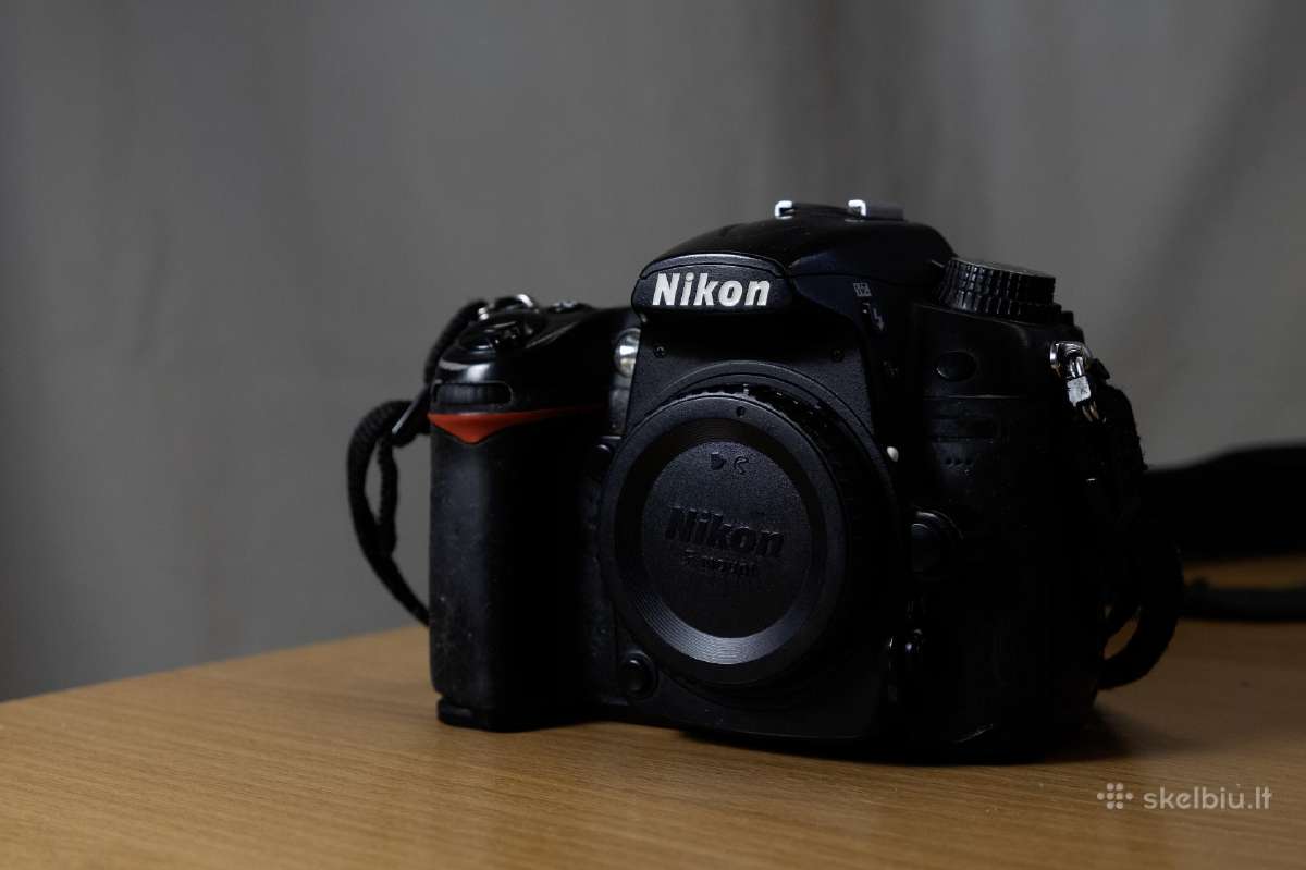 Nikon D7000 su priedais