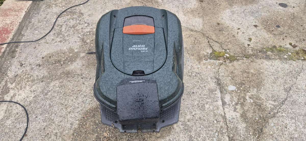 Žolės pjovimo Robotas Hygsvarna auto muwer 22ac - nuotraukos Nr. 3