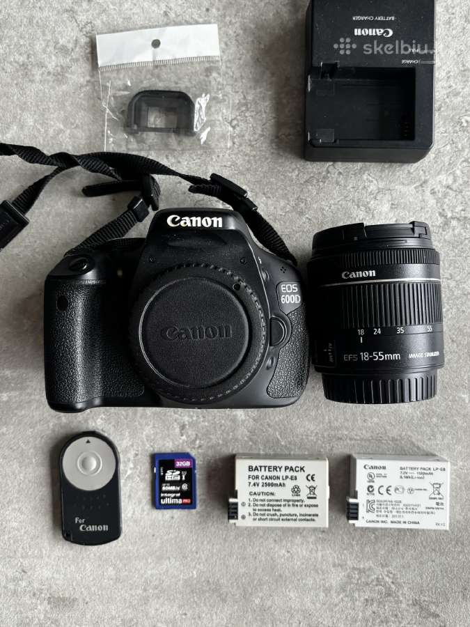 Canon EOS 600d su Canon Ef-s 18-55mm objektyvu