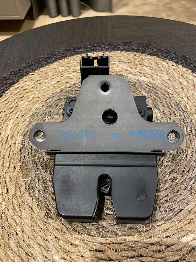 Volvo“ bagažinės spyna 8n51-f442a66-ac