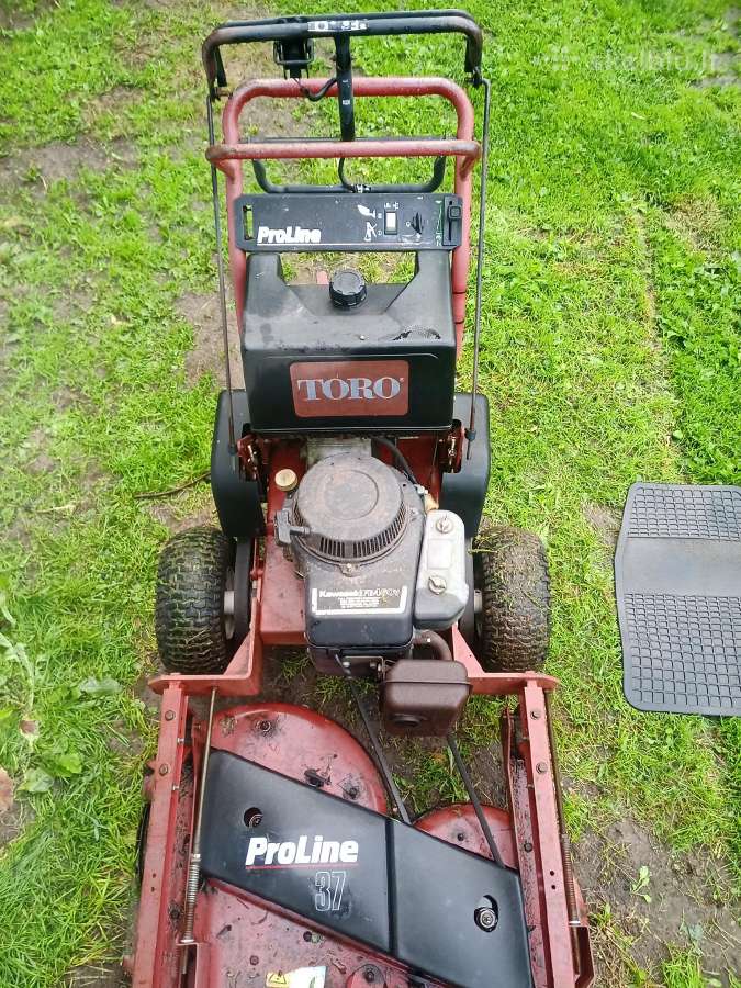 Toro žoliapjove savaeigė 4 bėgių+ atbulinis