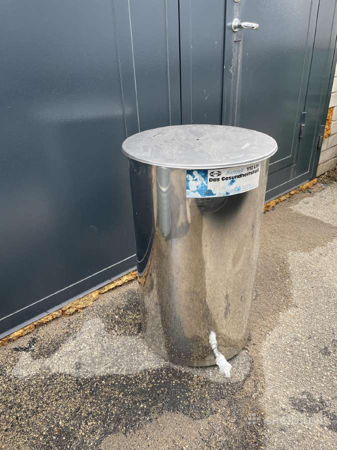 110 l nerūdijančio plieno sulčių talpa su čiaupu
