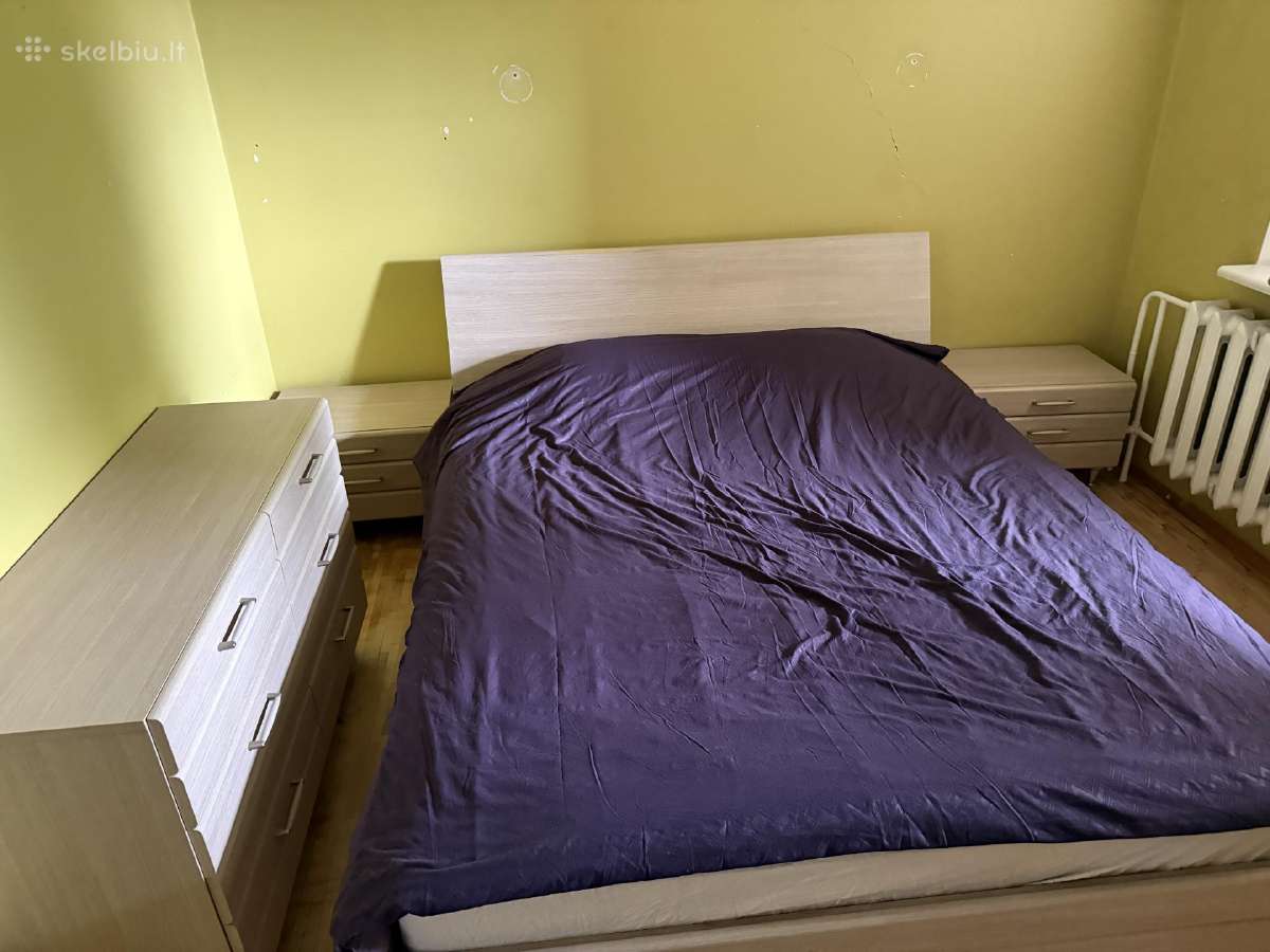 Parduodamas miegamojo baldų komplektas