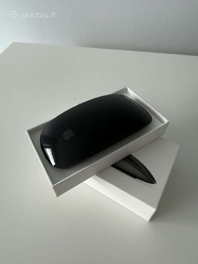 Juoda MacBook mouse