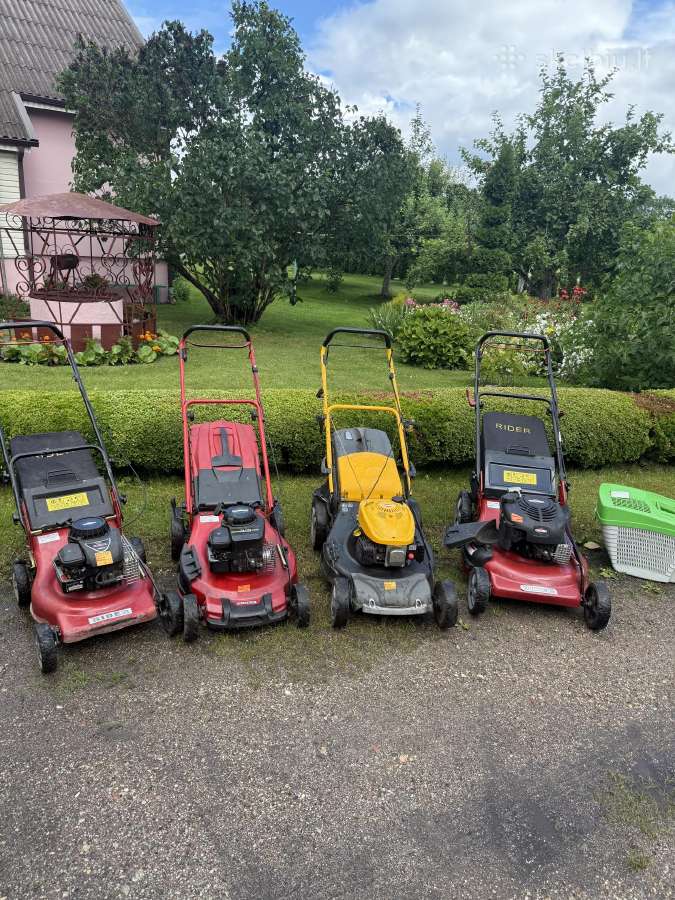 Parduodamos žoliapjovės