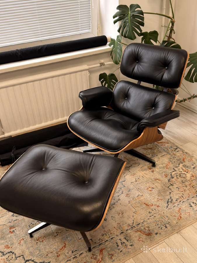 Min century chair