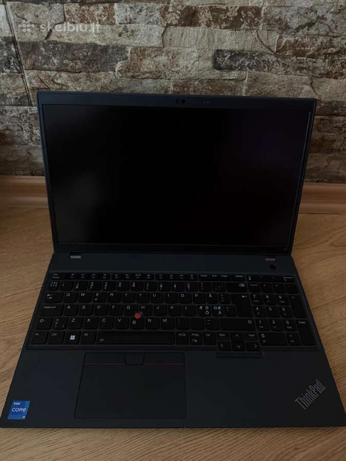 Lenovo Thinkpad L15 Gen 4 su pakrovėju