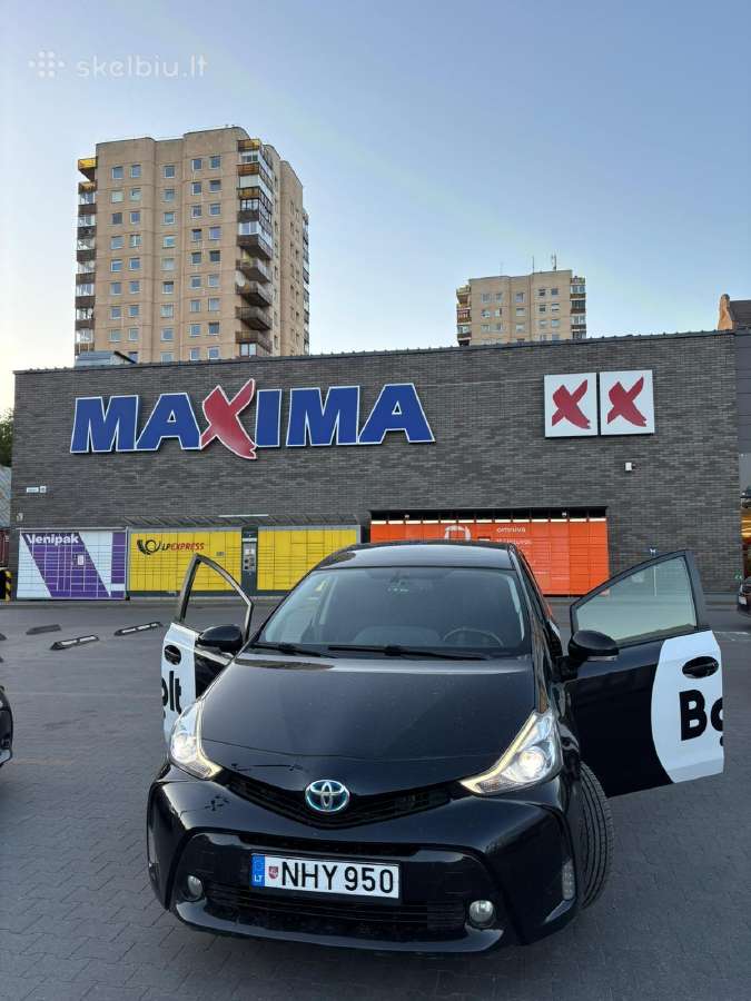 Toyota Prius Plus nuoma