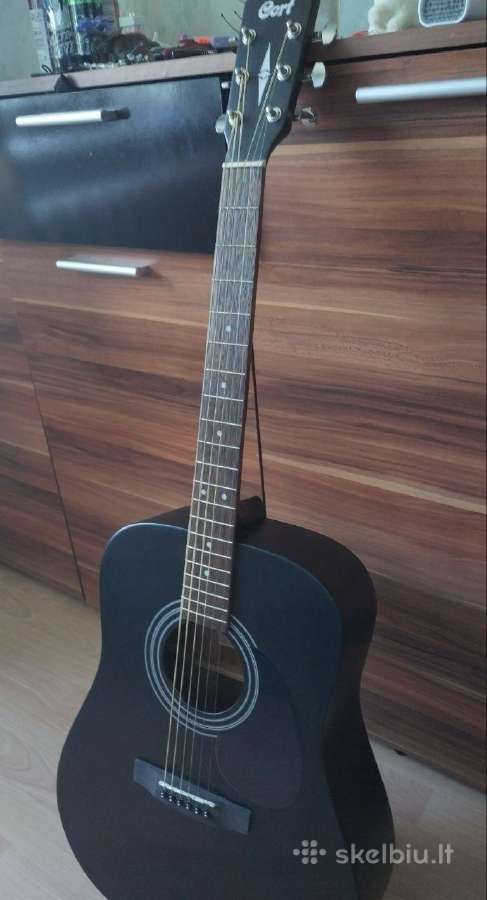 Parduodu akustinę gitarą Cort Ad810