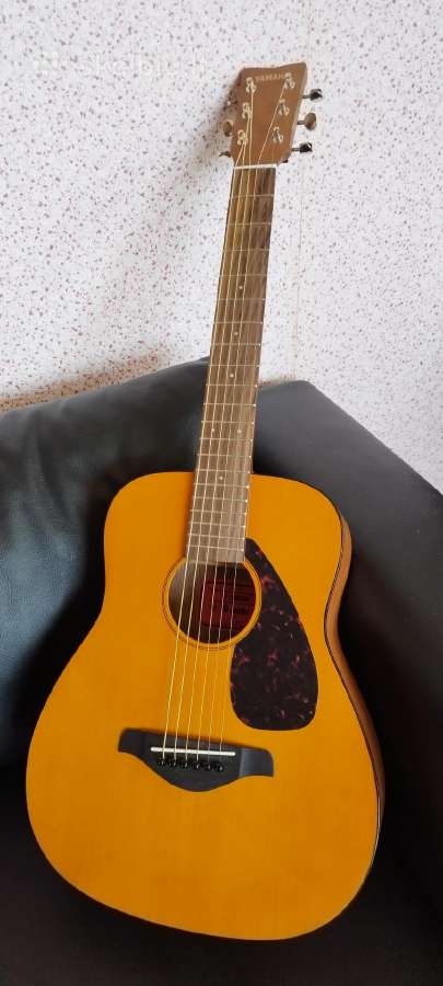 Mažai naudota Yamaha Jr1 akustinė gitara