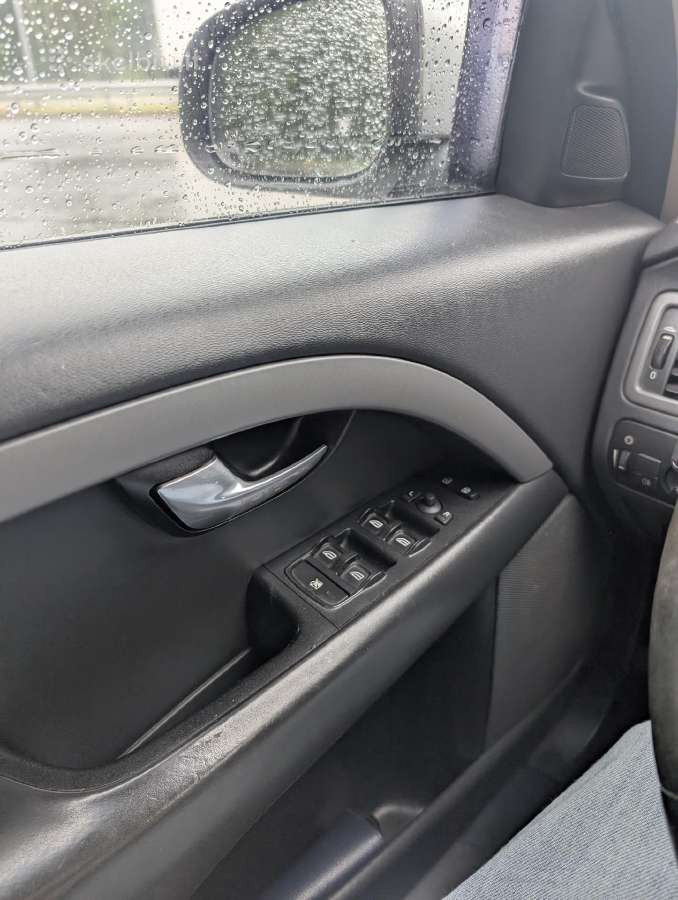 Parduodu Volvo V-70, 2008m, 2.4 D (150kw) 2900 e - nuotraukos Nr. 15