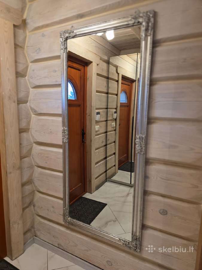 Didelis veidrodis su rėmu