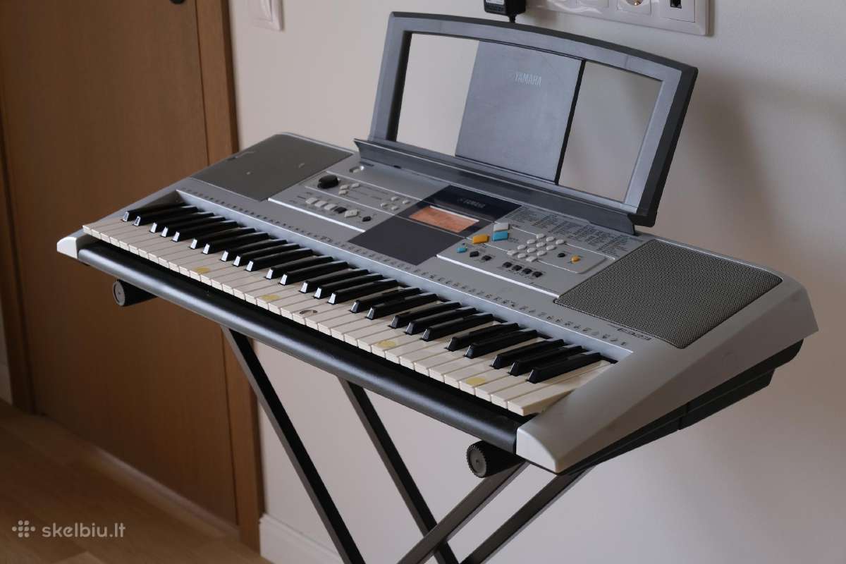 Yamaha Psr-e323 sintezatorius su stovu