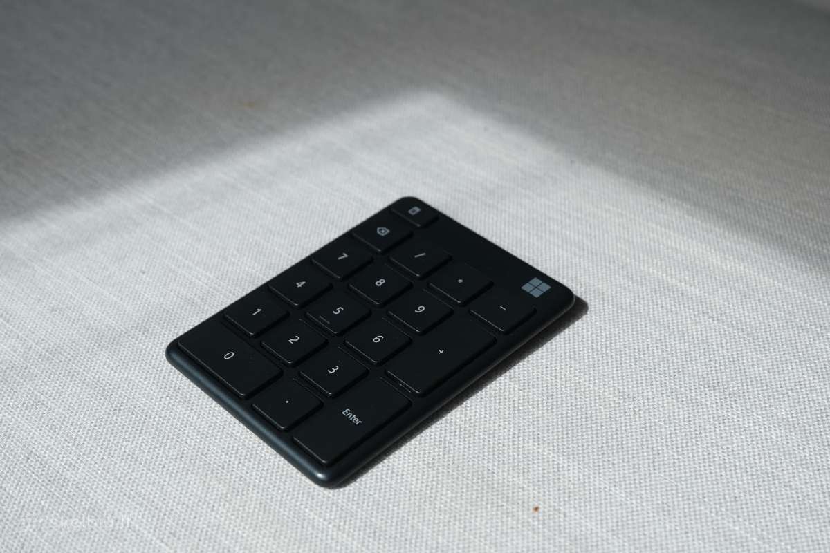 Bevielė (bluetooth) skaičių klaviatūra Microsoft