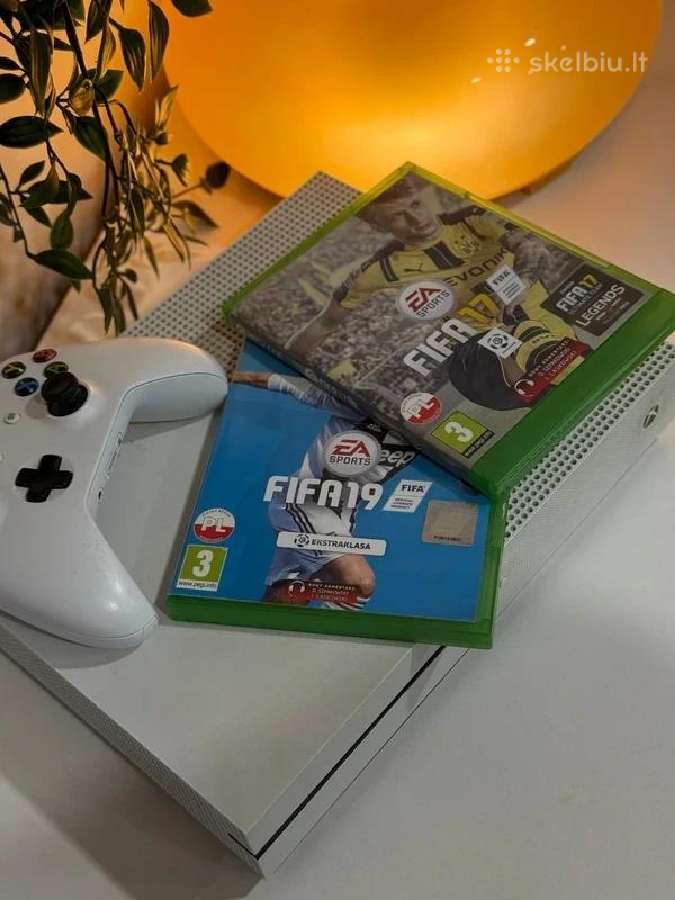 Xbox One S su pulteliu ir zaidimais