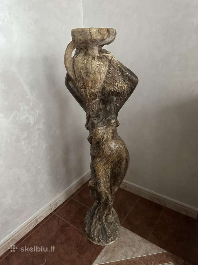 Skulptūra “Vandens nešėja