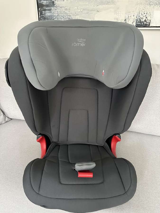 Puikios būklės Britax Romer Kidfix S Storm Grey