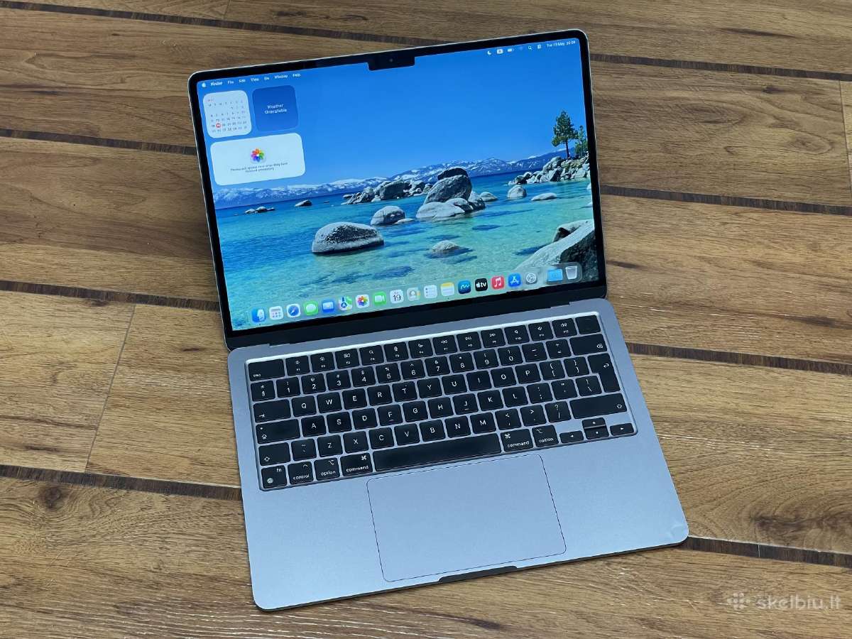 2022 MacBook Air M2 - 8gb 256gb