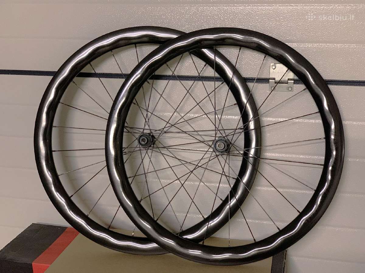 Light Bicycle Falcon Pro Ar465 DT Swiss 240