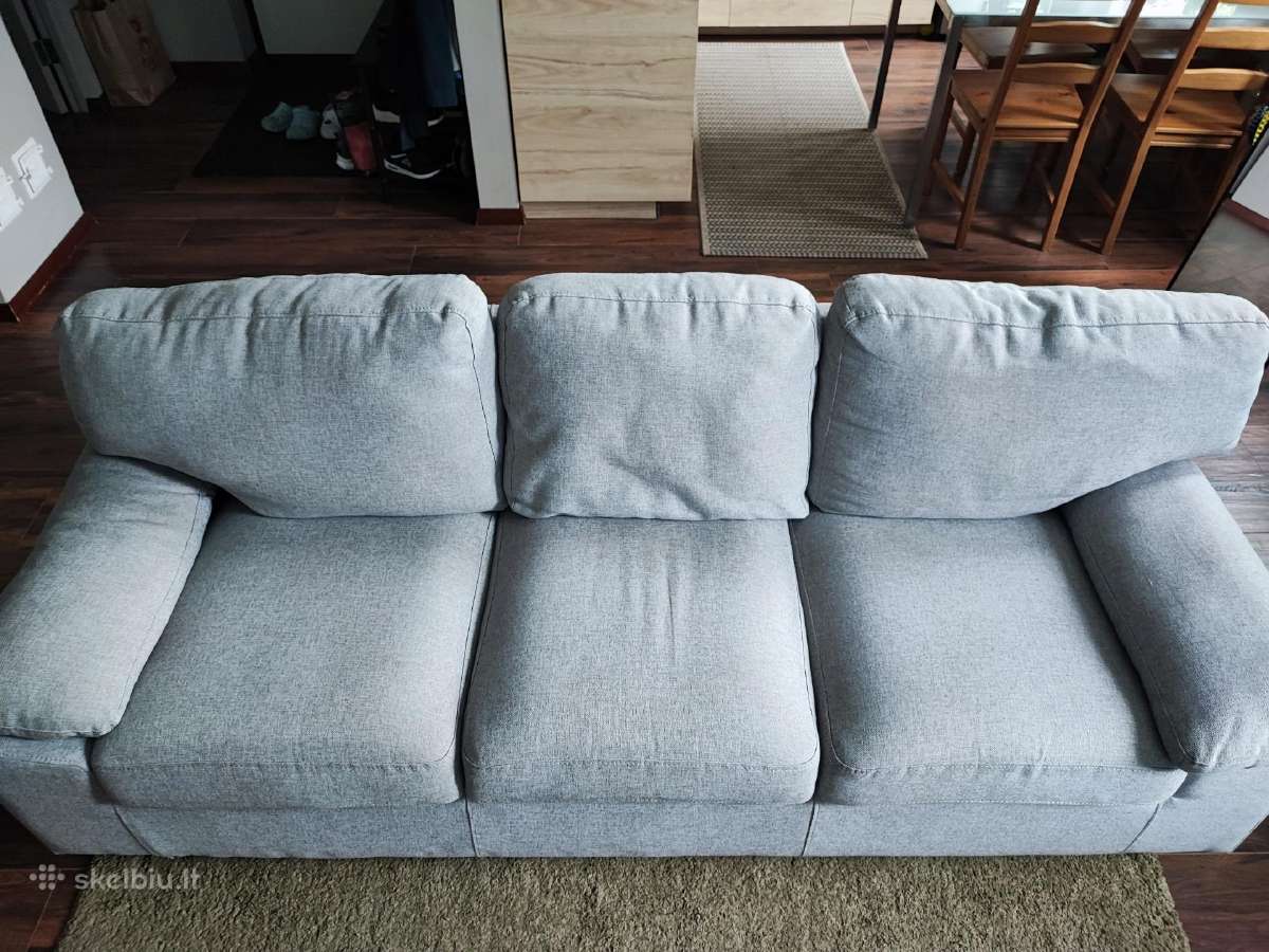 Trijų vietų sofa