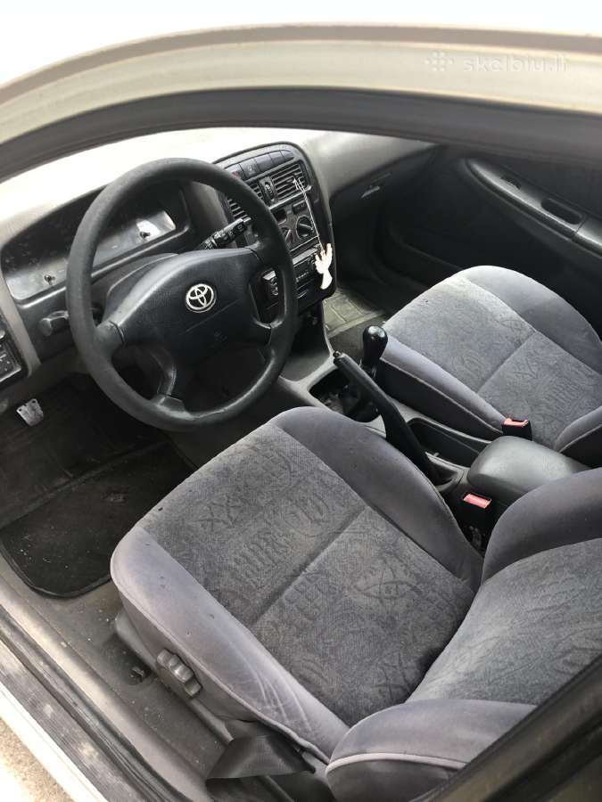 Parduodama Toyota Avensis Universal 2000m.