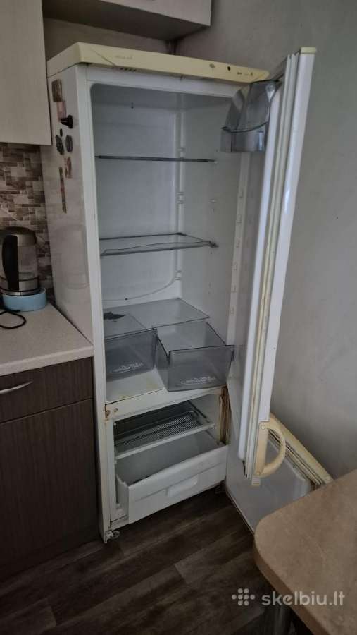 Atiduodu veikiantį šaldytuvą