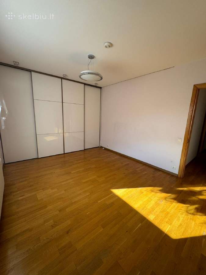 Parduodamas šiltas ir jaukus 4-jų kambarių butas - nuotraukos Nr. 6
