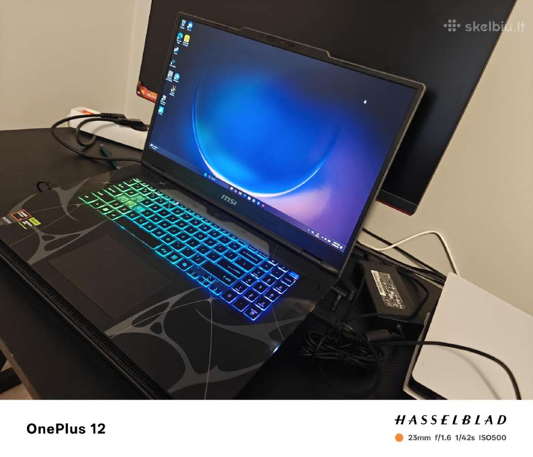 Msi cyborg b2hw 17.3 - nuotraukos Nr. 2